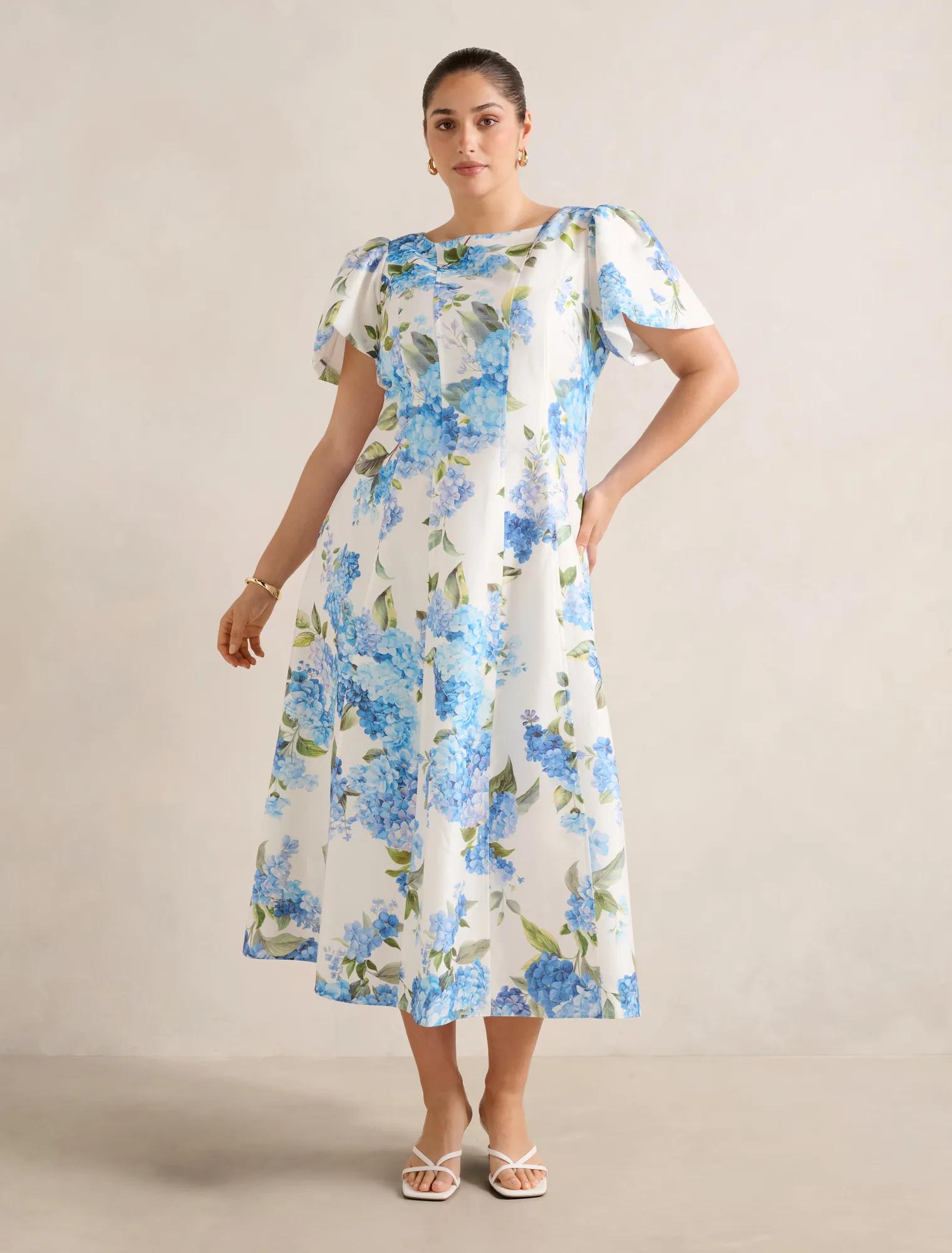Kaya Curve Printed Flutter Midi Dress in Blue - Size 16 to 24 - Womens ...