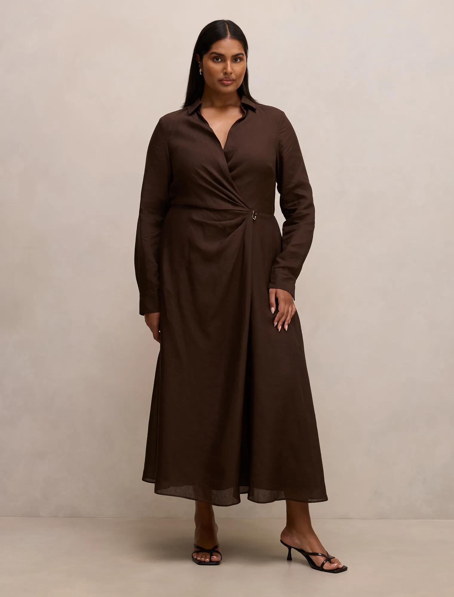 Plus Size Women's Clothes, Dresses & Coats | Forever New