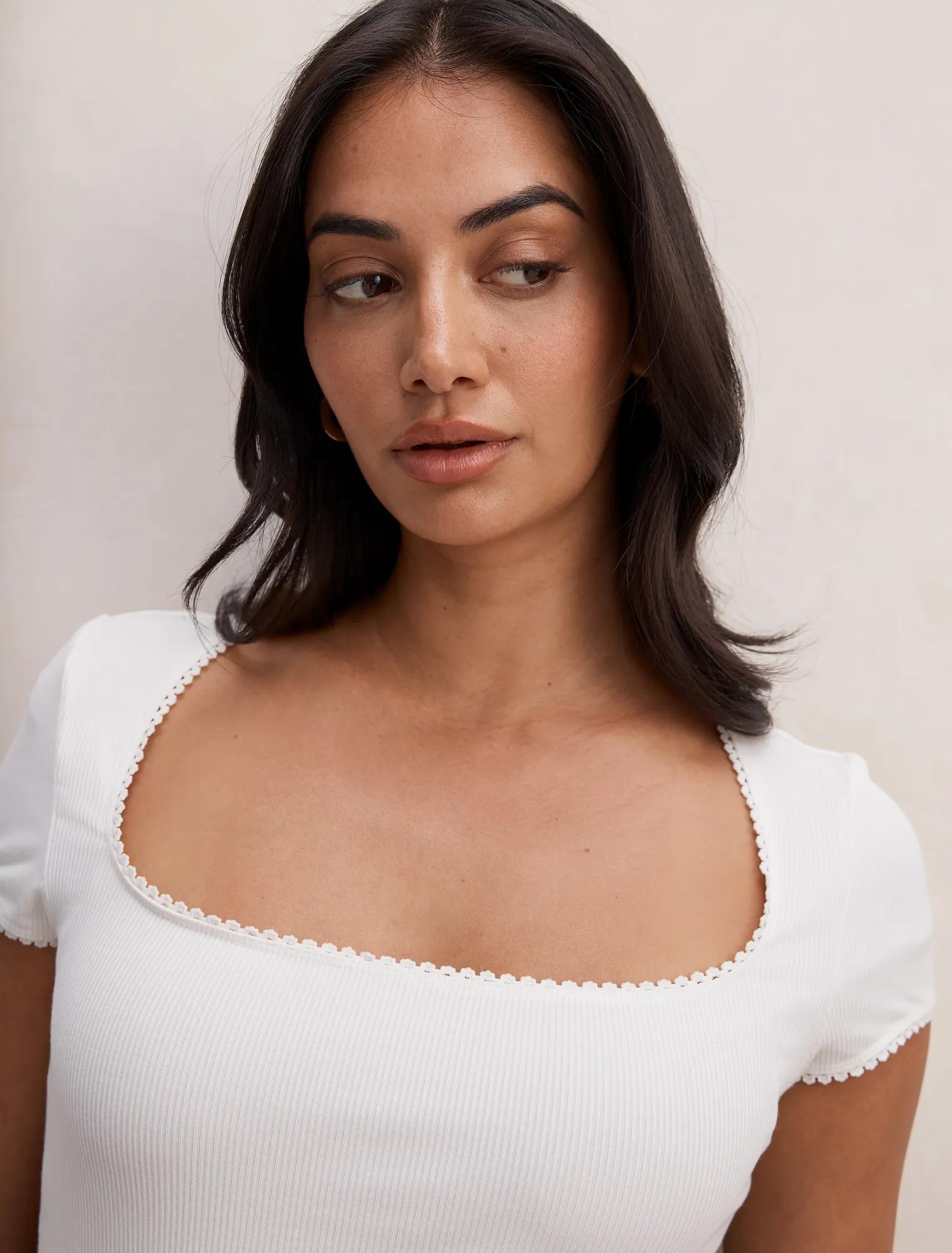 Esther Scoop Neck Trim Tee