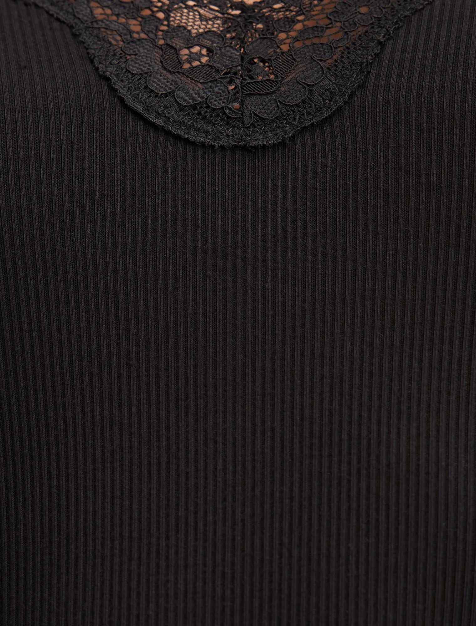 Selena Lace Trim 3/4 Sleeve Top