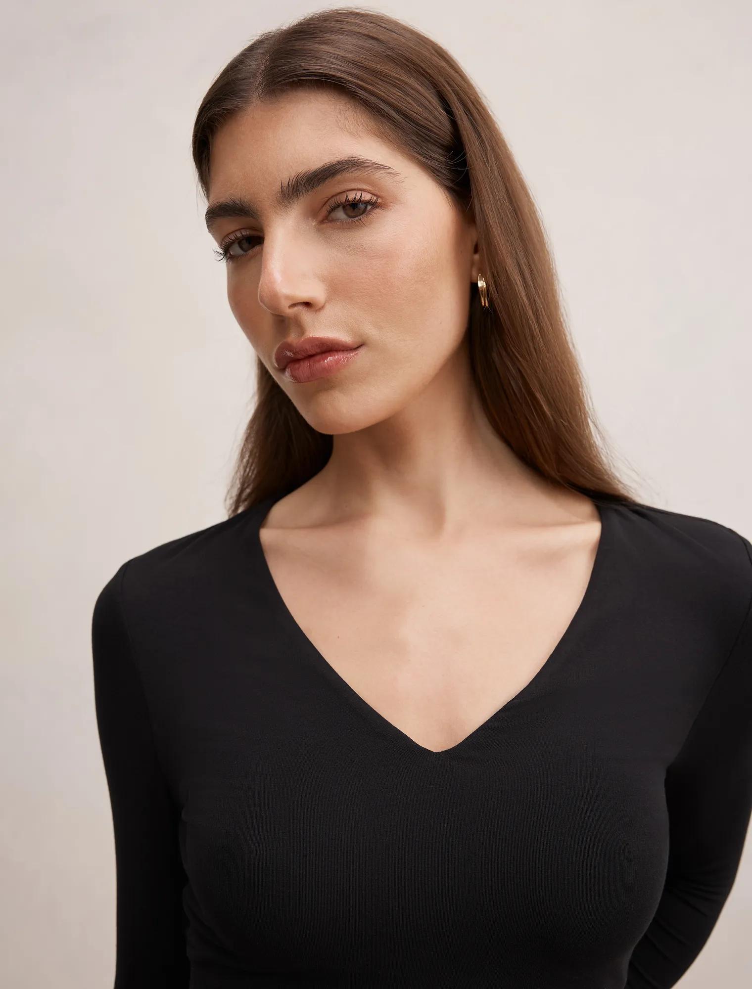 Tia V Neck 3/4 Sleeve Top