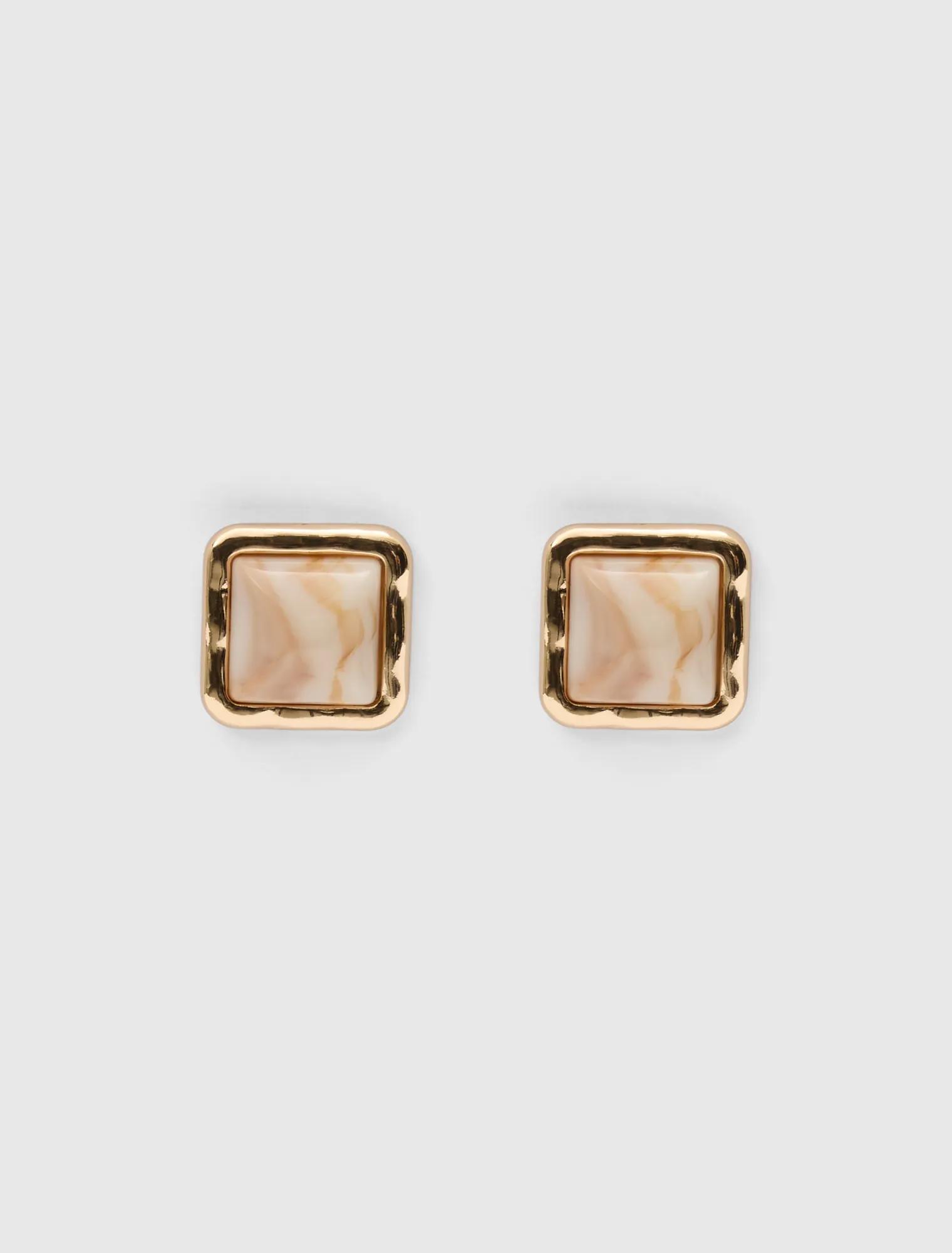 Signature Suki Square Stud
