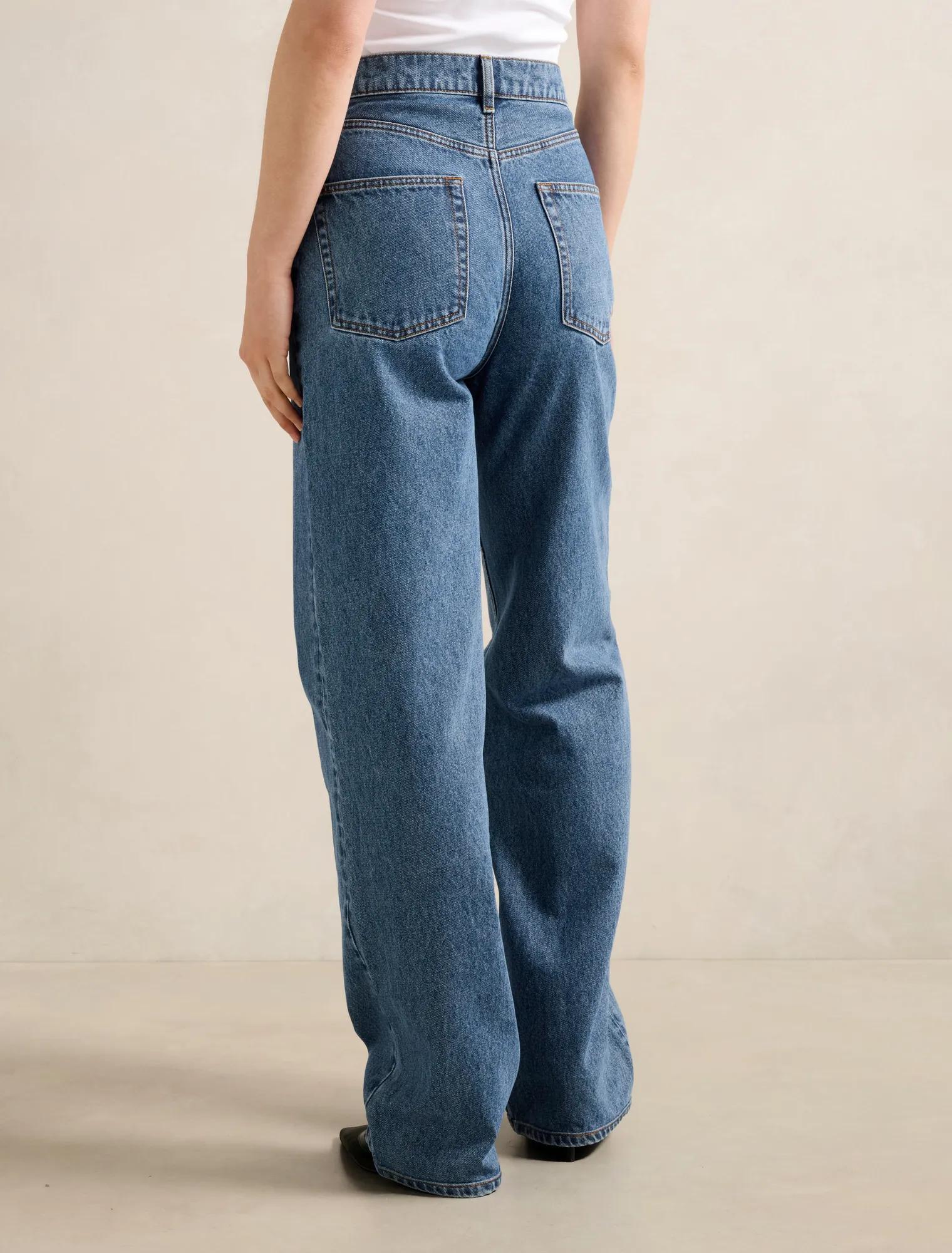 Cloe Straight Leg Jeans